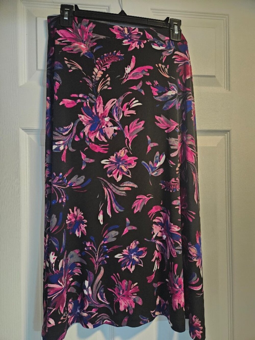 Kasper Black and Pink/Purple Skirt